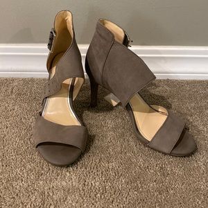 Jessica Simpson open toed heels!